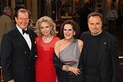 Sir Roger Moore mit Lady Kristina Moore, Claudia Cardinale und Franco Nero (Foto: MartiN Schmitz)